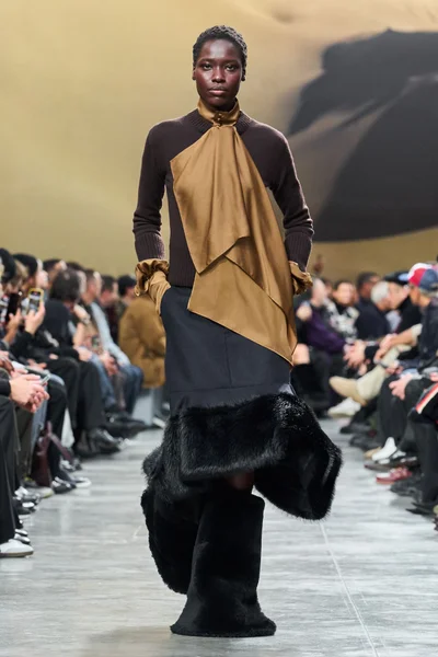 Look 34